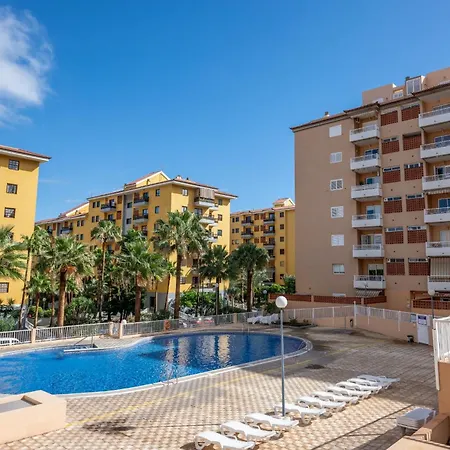 Amplio Piso En Con Piscina *