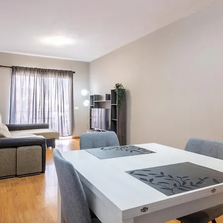 Amplio Piso En Con Piscina Appartement