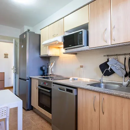 Amplio Piso En Con Piscina Apartmán